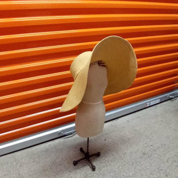 Floppy Straw Sun Hat - Picture 2 of 5